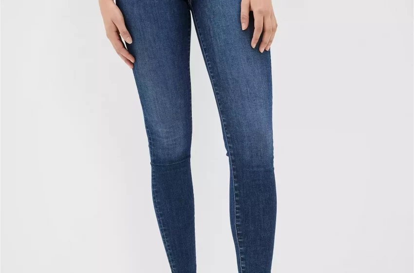  9 Best Skinny Jeans For Women To Choose From 2024