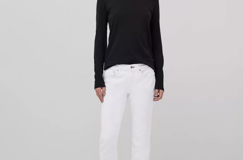  The White Boyfriend Jeans Revolution: Redefining Women’s Fashion and Comfort