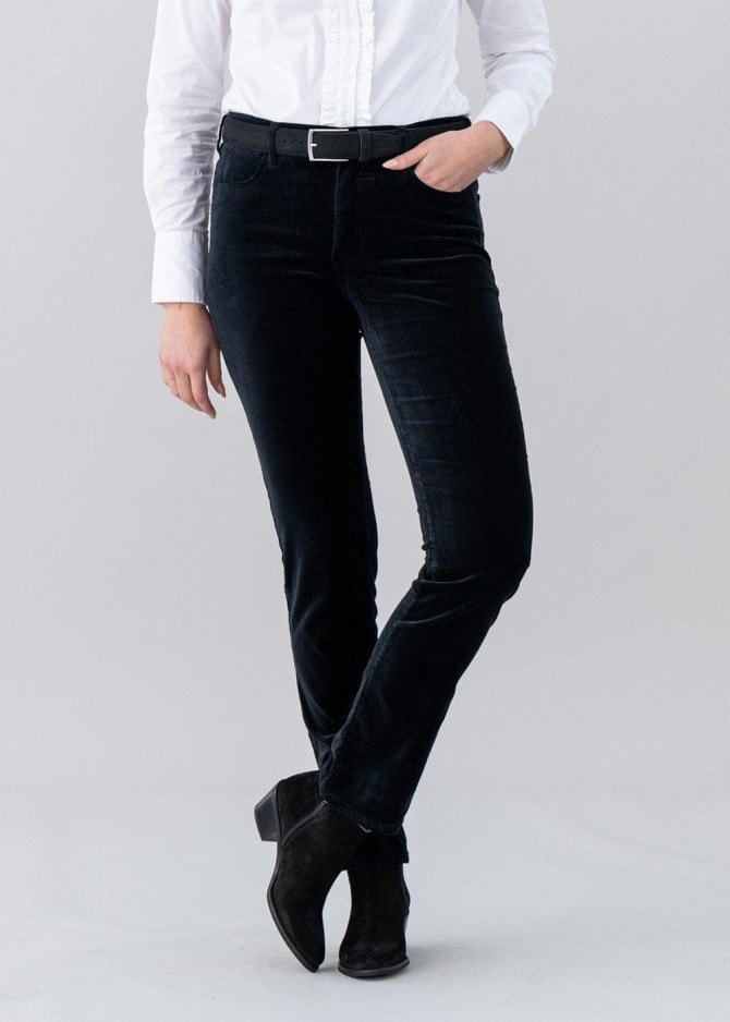 Amazing Woman velvet straight leg jeans